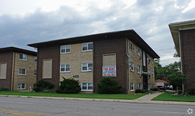 Building Photo - 4409-4415 Prescott Ave