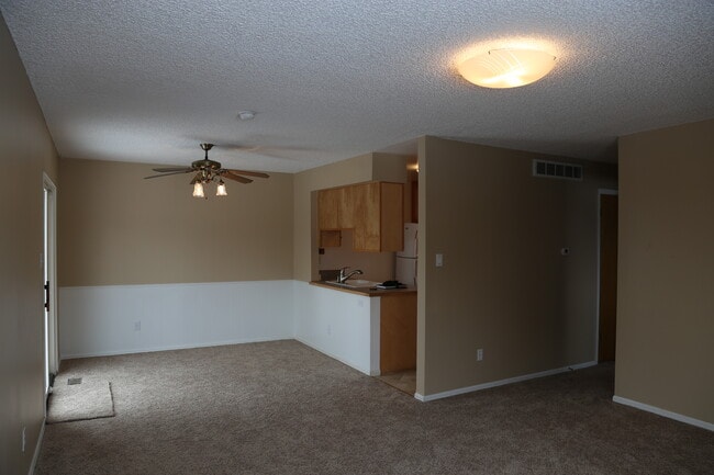 Building Photo - 4222 Monroe Dr