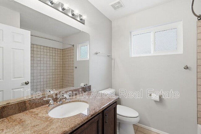 Building Photo - 4425 E Douglas Ave