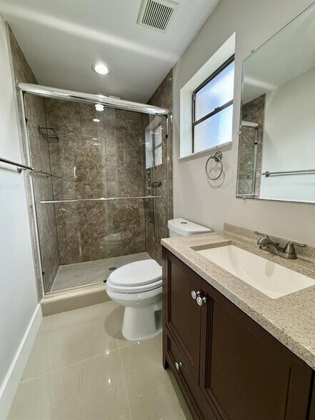 Building Photo - 3307 NW 108th Dr