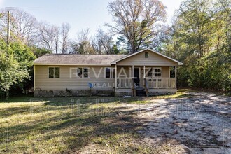 Building Photo - 1746 Cody Rd N