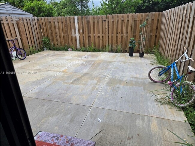 Building Photo - 490 NE 12th St