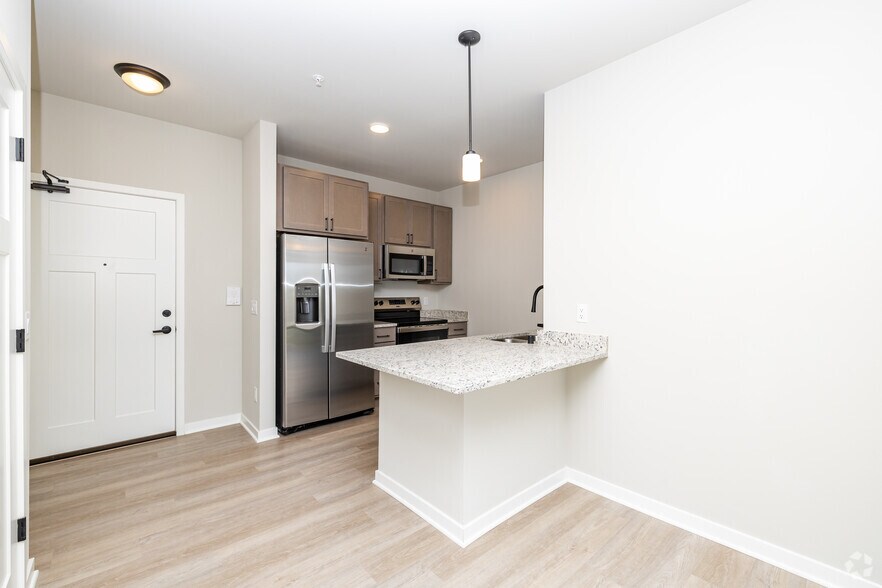 1BR, 1BA - 688SF - Kitchen - 1211 Riesch Road