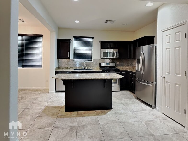 Building Photo - 10709 Dobbs Ave