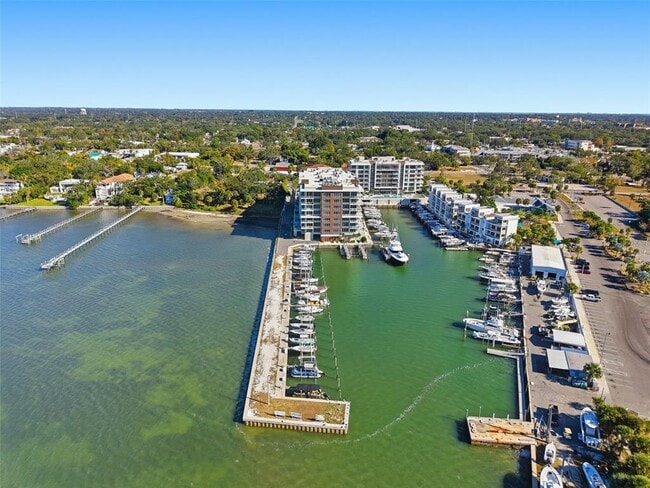 Building Photo - 920 N Osceola Ave