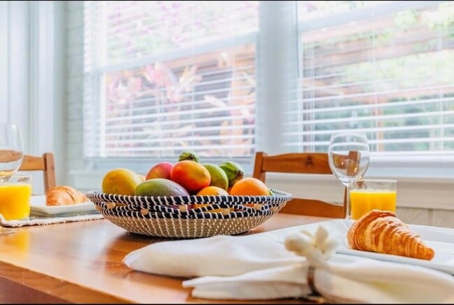 Building Photo - 279 Hach Ln