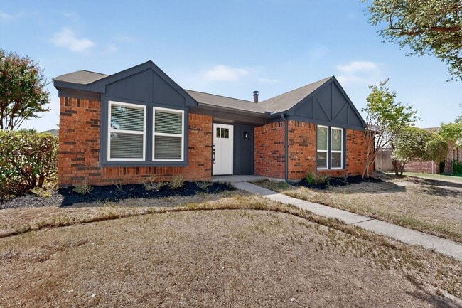 Building Photo - 215 Aspenway Dr
