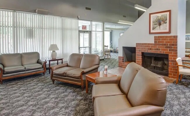 Building Photo - 201 W Delaware St