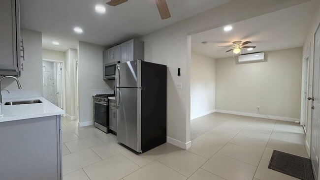 Building Photo - 3980 Cedar St