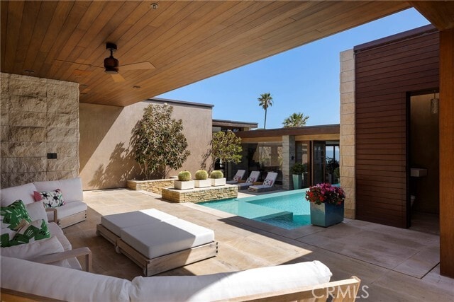 Building Photo - 2495 Riviera Dr