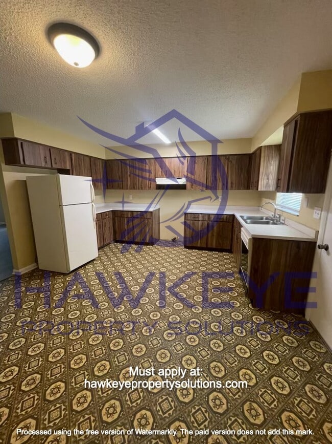 Building Photo - 412 1/2 Senate St