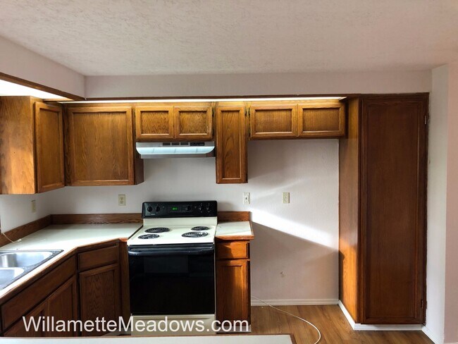 Building Photo - A Wonderfully Remodeled and Completely Updated 3 Bedroom, 2 Bath House with Geer Community Park i...