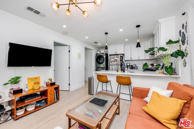 Building Photo - 1591 Yosemite Dr