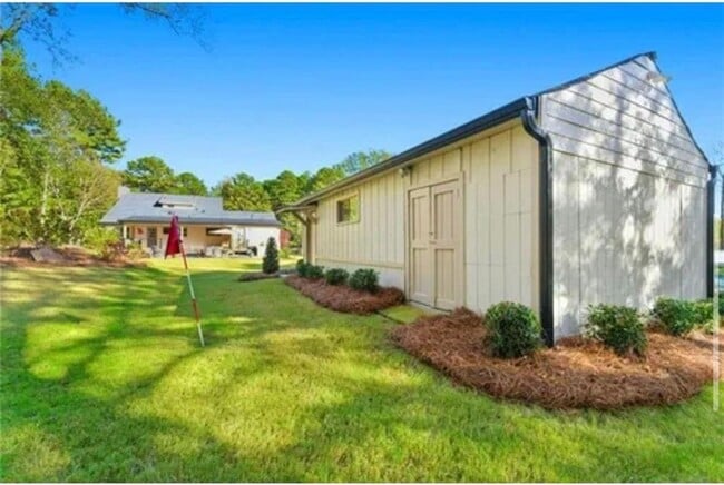 Building Photo - 5006 Suwanee Dam Rd