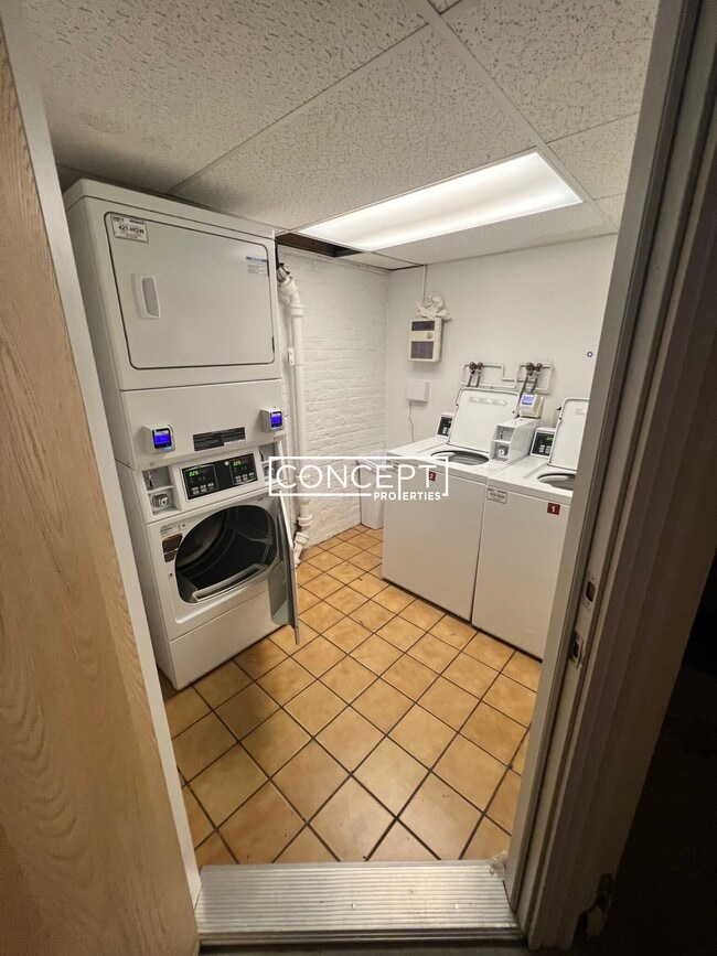 Building Photo - 19 Peterborough St