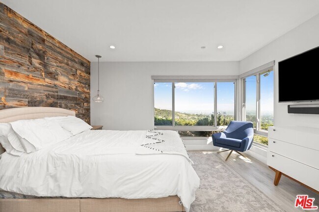 Building Photo - 2526 Cordelia Rd