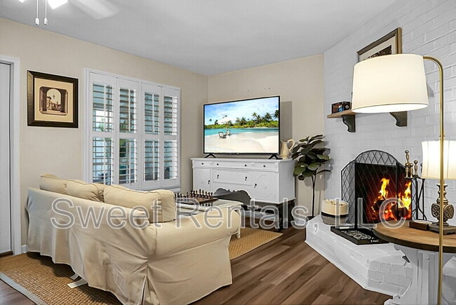 Building Photo - 733 Ralston Ct