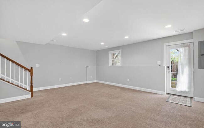 Building Photo - 7897 Carbondale Way