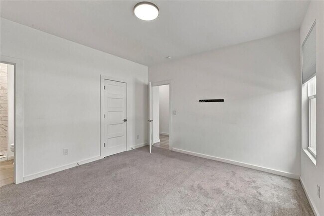 Building Photo - 1077 Glen Opal Dr
