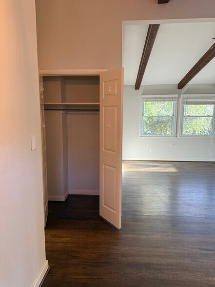 Building Photo - 1117 Montclair Rd