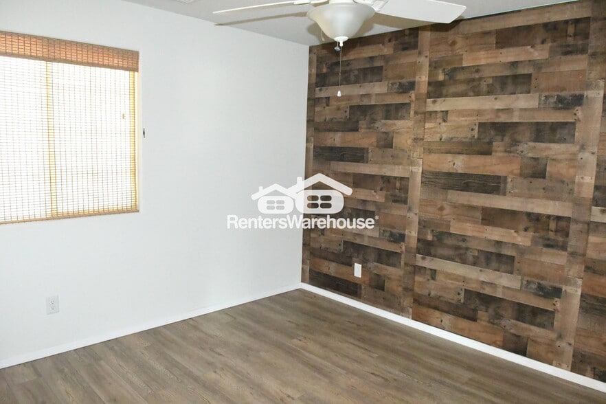 Building Photo - 10827 W Cottontail Ln