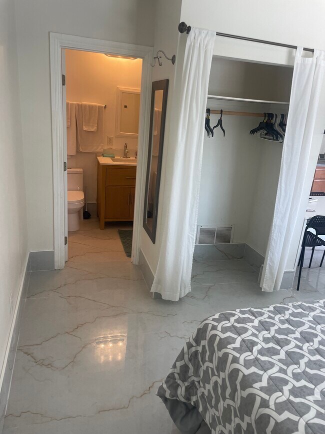 Building Photo - 12619 Emelita St