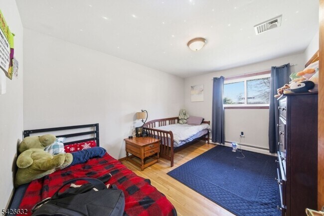 Building Photo - 131 Califon Rd