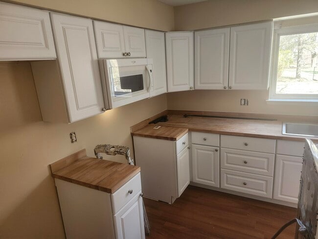 Building Photo - 301 Buckingham Rd