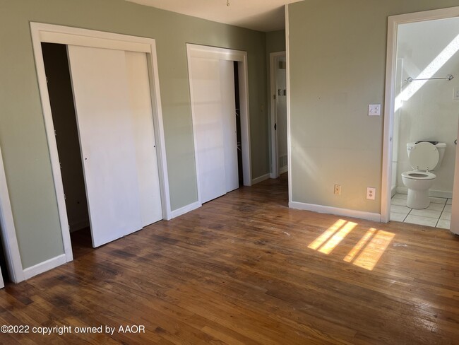 Building Photo - 3414 Meadow Dr
