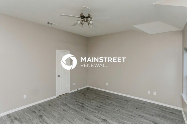 Building Photo - 4 Bedroom Pet-Friendly Home in Rockwall, TX with Main Street Renewal