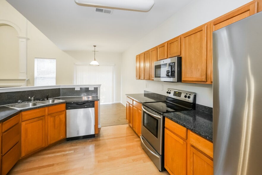 Building Photo - 15132 Oldcorn Ln