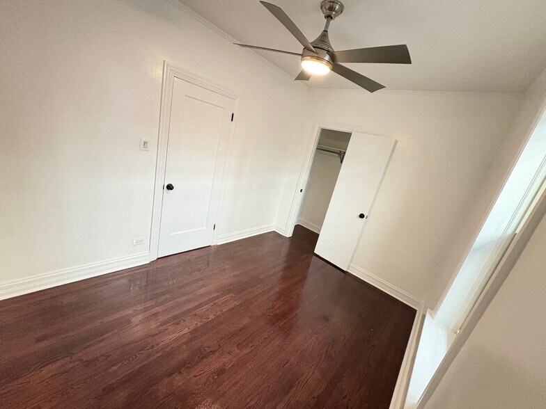 Building Photo - 2026 W McLean Ave