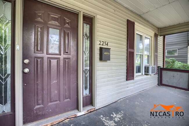 Building Photo - 2254 Indianola Ave