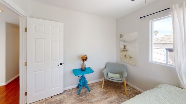 Building Photo - Short or Long Term Rental | ROOFTOP VIEWS!