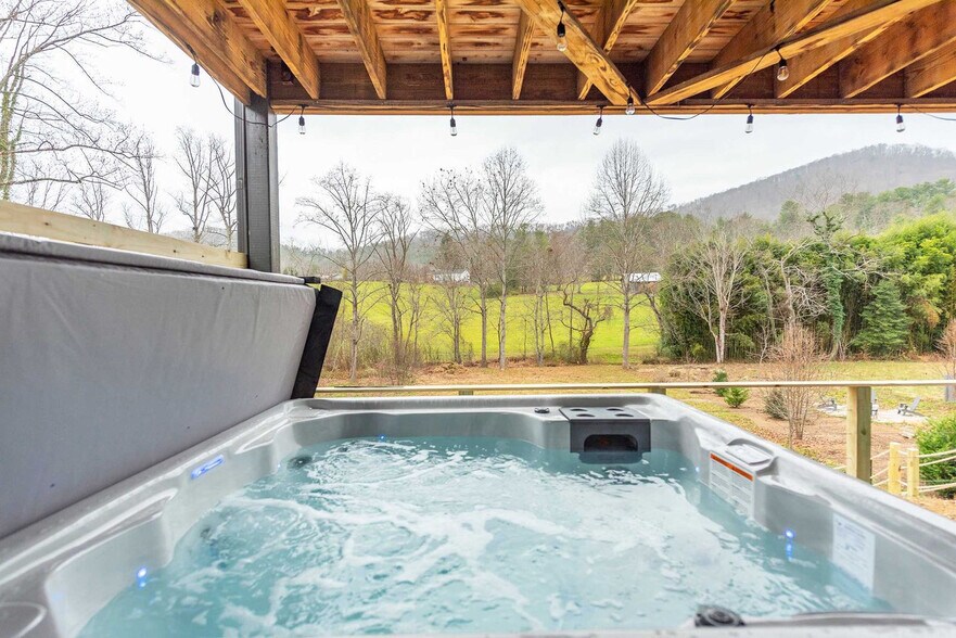 Building Photo - 962 Riceville Rd