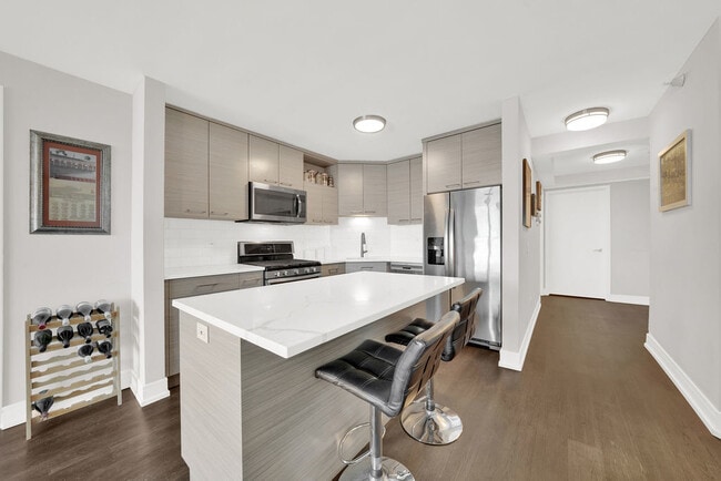 Building Photo - 545 N Dearborn St