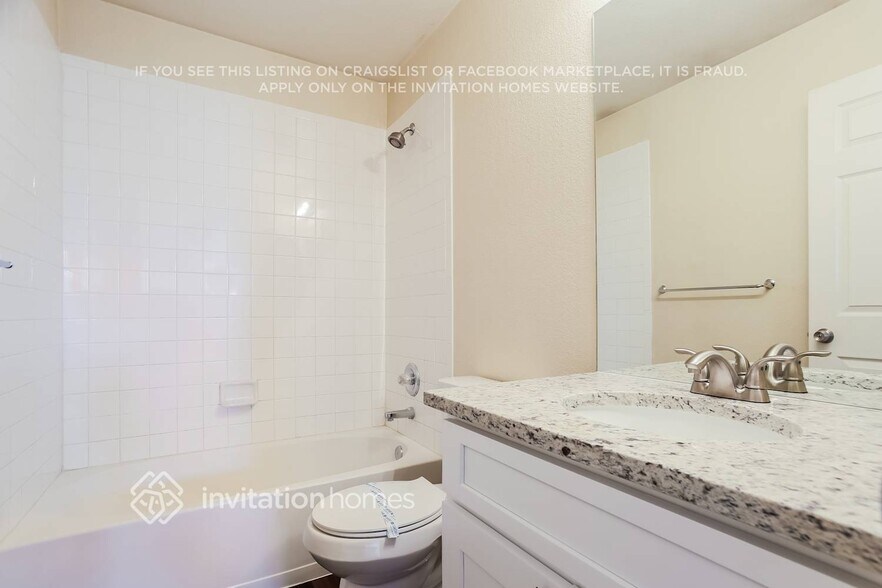 Building Photo - 2205 E 127th Pl