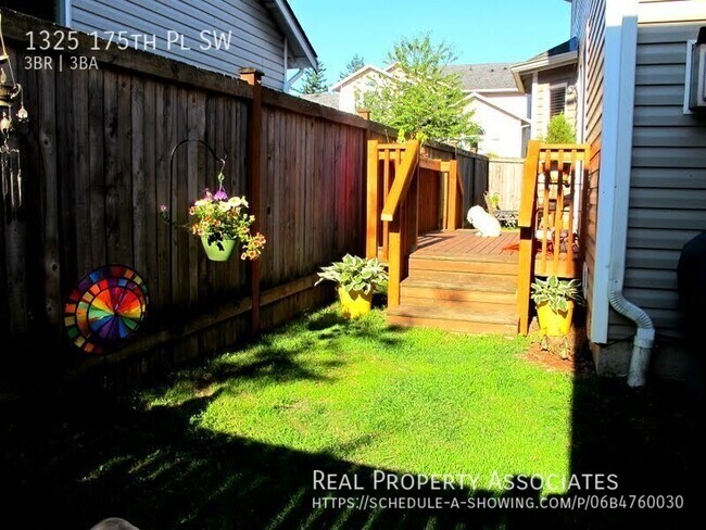 Building Photo - 1325 175th Pl SW