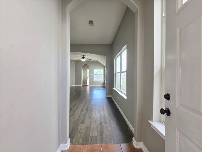 Building Photo - 811 Forest Hillside Ln