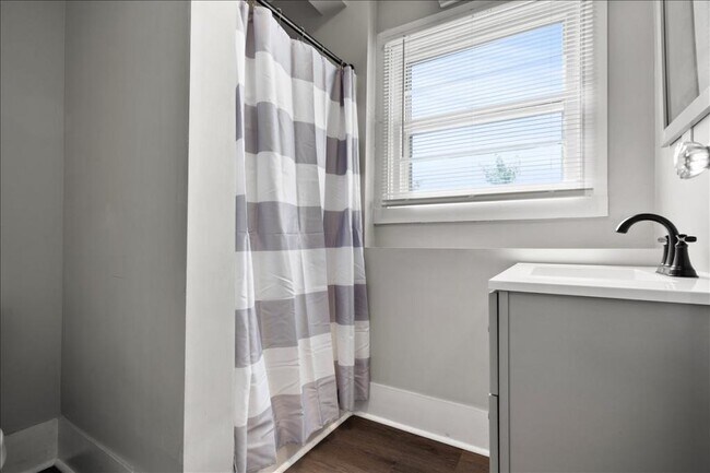 Building Photo - 109 Winston St