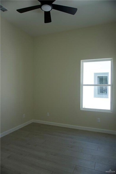 Building Photo - 5705 Notre Dame Ave