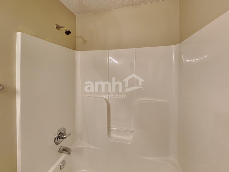 Building Photo - 533 Scotts Creek Trl