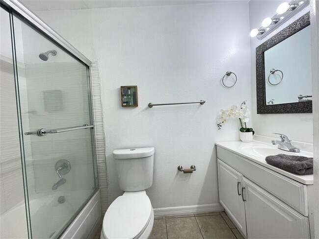 Building Photo - 3008 Parkway Blvd