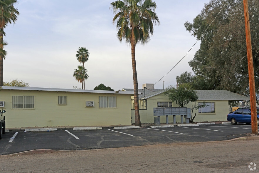 Building Photo - The Circa Apartments
