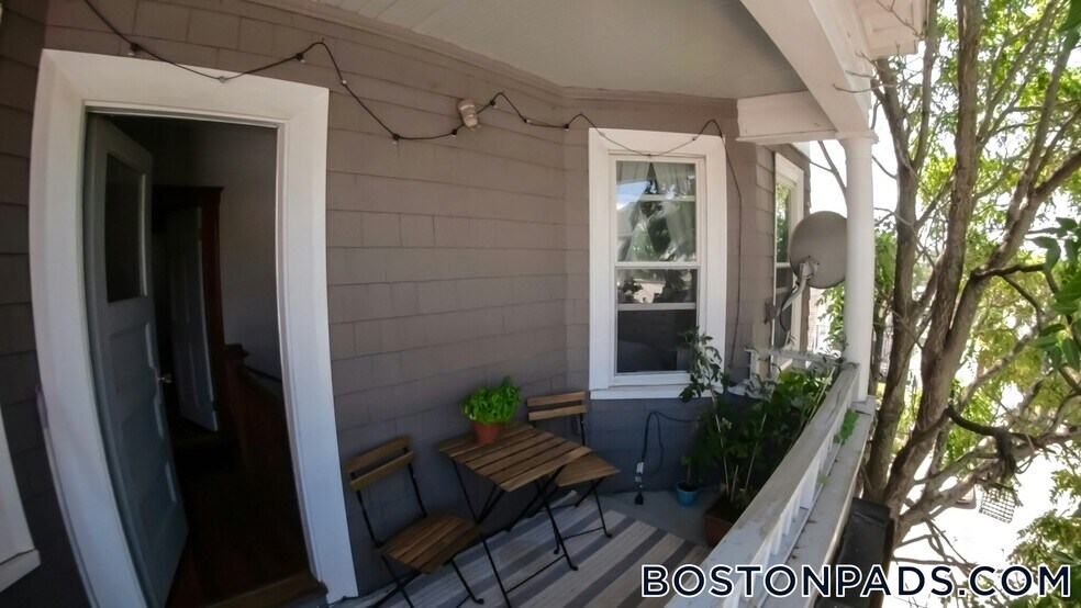 Building Photo - 6 Hinckley St