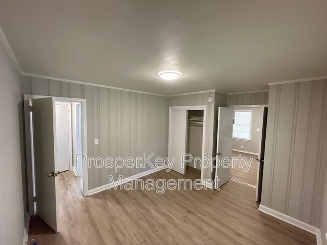 Building Photo - 4555 Hillpine Rd