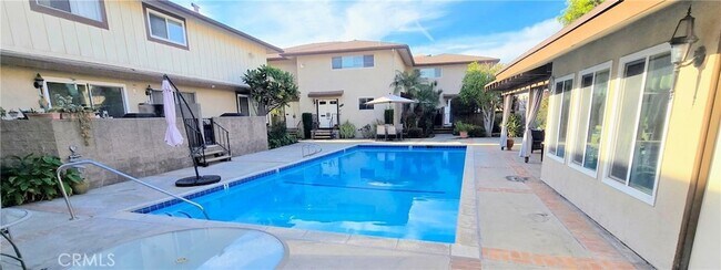 Building Photo - 10353 Downey Ave