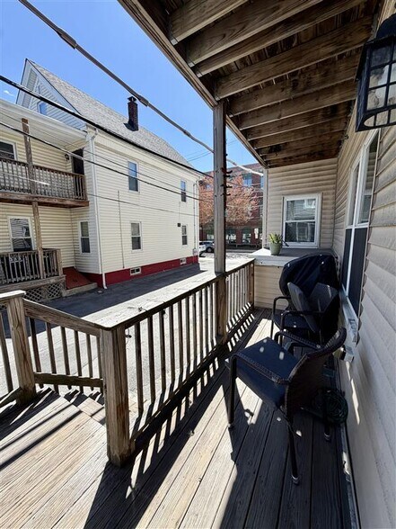 Building Photo - 55 Bonair St