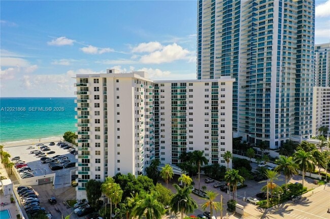 Building Photo - 3001 S Ocean Dr