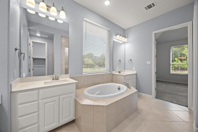 Building Photo - 2124 Cotton Farm Trl